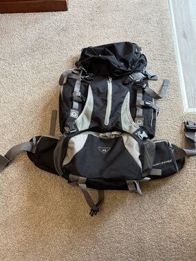 High Sierra Black and Gray Outdoor Backpack